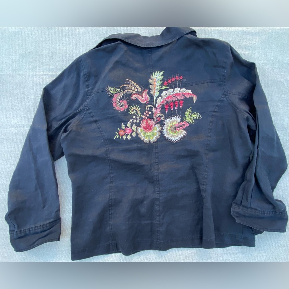 New York City Design Co. Black Embroidered Women's Button Down Shirt 1X